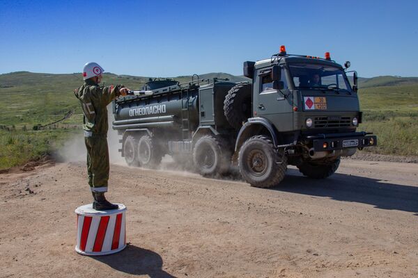 تجهیزات نظامی در تمرینات فرماندهی استراتژیک وستوک-2022 در زمین آموزشی سرگئیفسکی. - اسپوتنیک افغانستان  