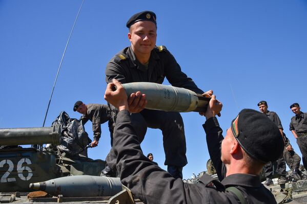 سربازان بلاروس در تمرینات فرماندهی استراتژیک وستوک-2022 در زمین آموزشی سرگیفسکی. - اسپوتنیک افغانستان  