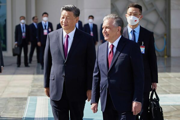 ، شوکت میرضیایف، رئیس جمهور جمهوری ازبکستان و شی جین پینگ - اسپوتنیک افغانستان  