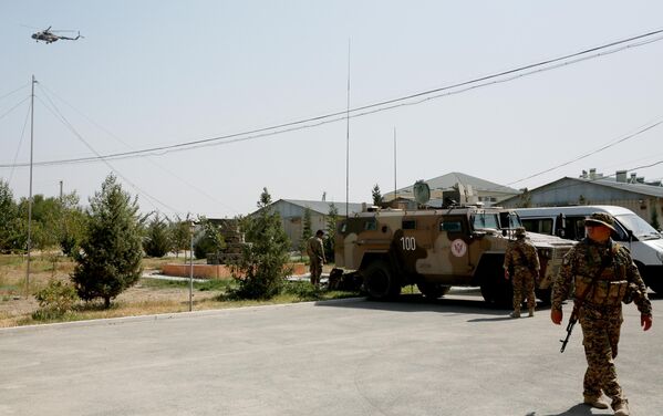 نیروهای سرحدی قرغیزستان در جوار پسته سرحدی. - اسپوتنیک افغانستان  