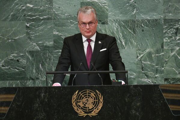 سخنرانی گیتاناس ناوسدا، رئیس‌جمهور  لیتوانی در هفتاد و هفتمین نشست مجمع عمومی سازمان ملل در مقر سازمان ملل در شهر نیویورک در 20 سپتمبر 2022 - اسپوتنیک افغانستان  