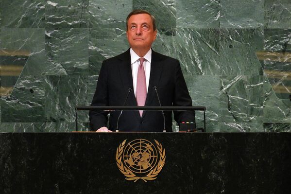 سخنرانی ماریو دراگی، نخست‌وزیر ایتالیا در هفتاد و هفتمین نشست مجمع عمومی سازمان ملل در مقر سازمان ملل در شهر نیویورک در 20 سپتمبر 2022 - اسپوتنیک افغانستان  