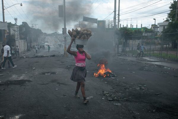 تظاهرات افزایش قیمت سوخت در هائیتی. - اسپوتنیک افغانستان  