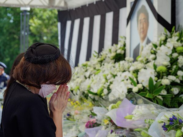 مراسم تشییع جنازه نخست وزیر فقید جاپان در میان تدابیر شدید امنیتی. - اسپوتنیک افغانستان  
