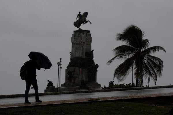 دولت کوبا اعلام کرد پس از طوفانی که بخش غربی این جزیره را درنوردید، برق خود را به صورت کامل از دست داده است. - اسپوتنیک افغانستان  
