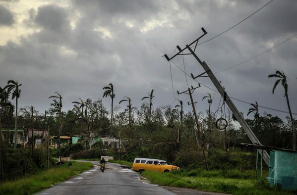 با عبور طوفان رده ۳ ایان از غرب کوبا در صبح روز سه‌شنبه، خساراتی به این منطقه وارد شد و بسیاری از مردم تخلیه شدند. - اسپوتنیک افغانستان  