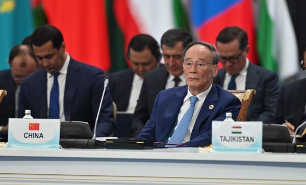 معاون رئیس جمهور جمهوری خلق چین (PRC) وانگ کیشان در اجلاس ششم کنفرانس تعامل و اقدامات اعتمادسازی در آسیا - اسپوتنیک افغانستان  