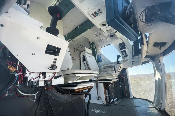 فضای داخلی نمونه اولیه کاوشگر ماه برای ماموریت های آتی آرتمیس در جریان گدازه نقطه سیاه در نزدیکی فلگستاف، آریزونا. - اسپوتنیک افغانستان  