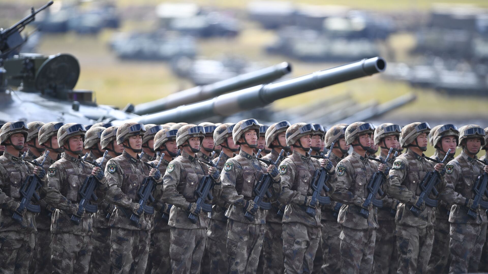 Военнослужащие армии КНР во время парада военной техники, участвовавшей в учениях Восток-2018 - اسپوتنیک افغانستان  , 1920, 27.10.2022