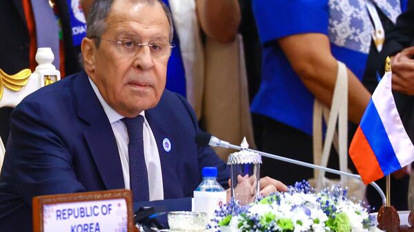 Министр иностранных дел России Сергей Лавров принимает участие в 17-м Восточноазиатском саммите в Пномпене - اسپوتنیک افغانستان  