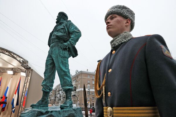 مجسمه فیدل کاسترو، رهبر انقلاب کوبا، توسط مجسمه ساز روسی الکسی چباننکو در مسکو. 22 نوامبر 2022 - اسپوتنیک افغانستان  