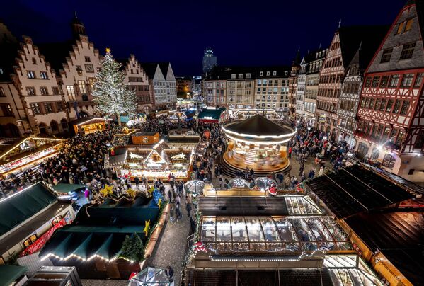 چراغ های بازار کریسمس در فرانکفورت، آلمان.21 نوامبر 2022  - اسپوتنیک افغانستان  