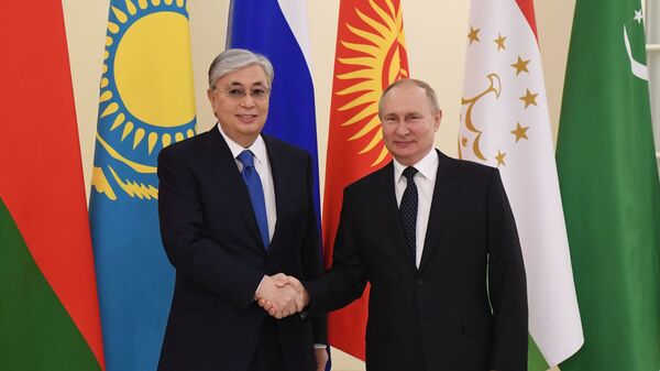 Президент РФ Владимир Путин и президент Казахстана Касым-Жомарт Токаев  - اسپوتنیک افغانستان  
