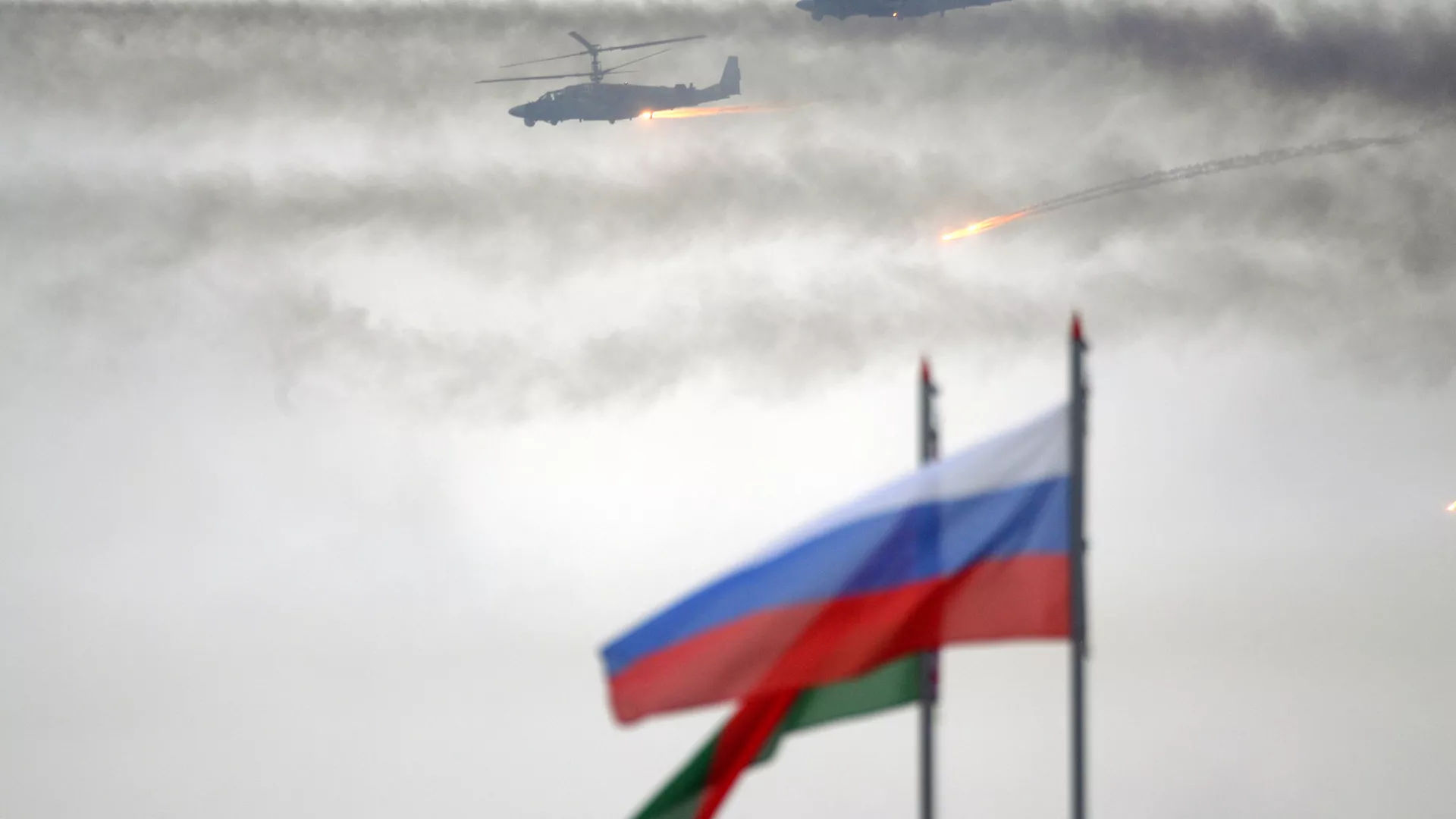 Вертолеты Ка-52 на 227-ом общевойсковом полигоне Вооруженных сил Белоруссии возле города Борисов 