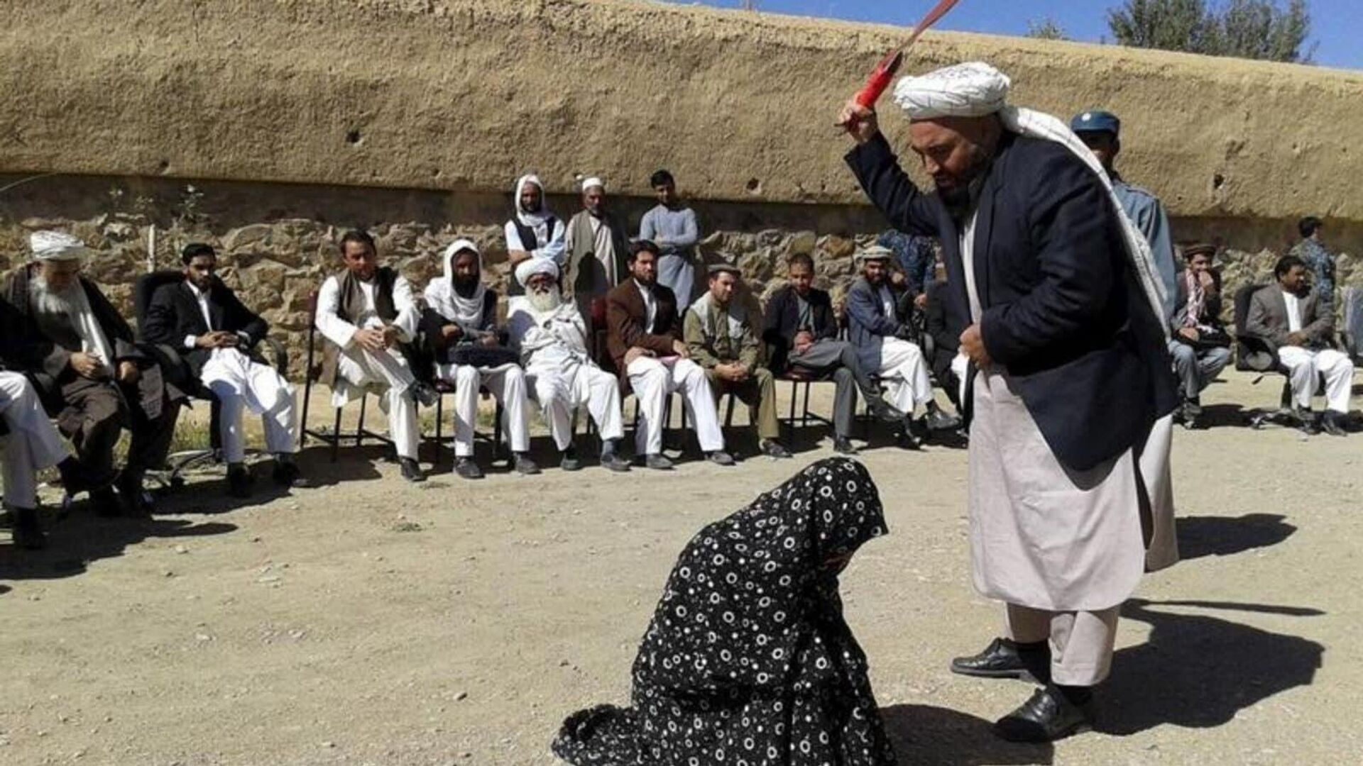 طالبان در حال شلاق زدن  - اسپوتنیک افغانستان  , 1920, 08.12.2022