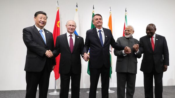  قمة مجموعة العشرين 2019 في مدينة أوساكا، اليابان 28 يونيو/ حزيران 2019 - الرئيس الروسي فلاديمير  بوتين ونظيره الصيني شي جين بينغ ورئيس الوزراء الهندي ناريندرا مودي، ورئيس جنوب أفريقيا ورئيس البرازيل - اسپوتنیک افغانستان  