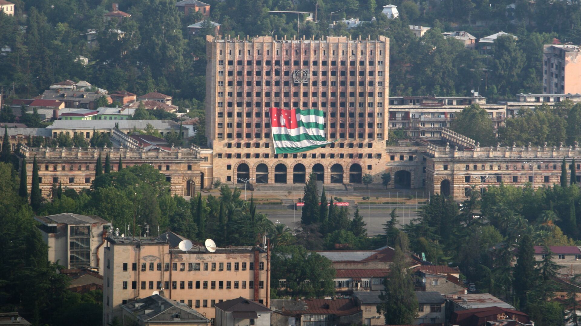 Здание парламента республики Абхазия в Сухуми - اسپوتنیک افغانستان  , 1920, 11.12.2022