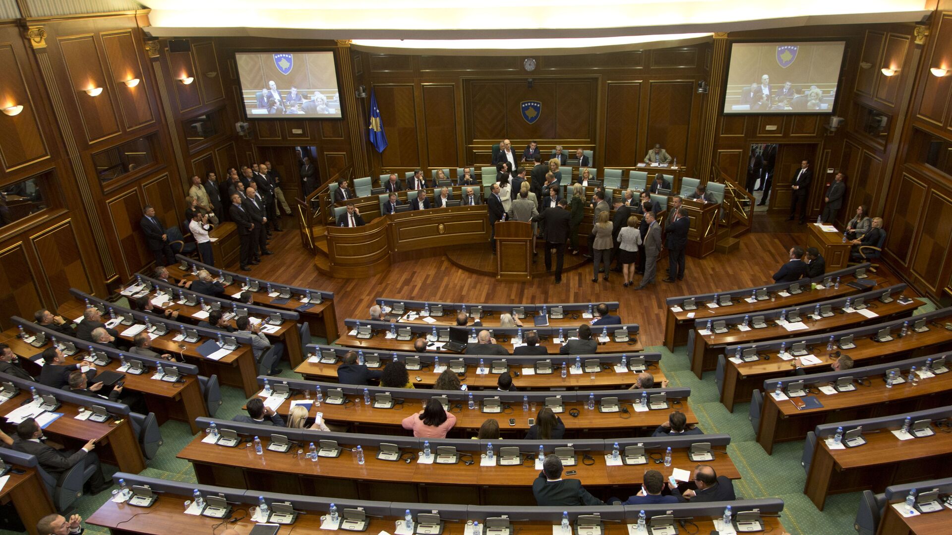 Заседание парламента в столице Косово - اسپوتنیک افغانستان  , 1920, 14.12.2022