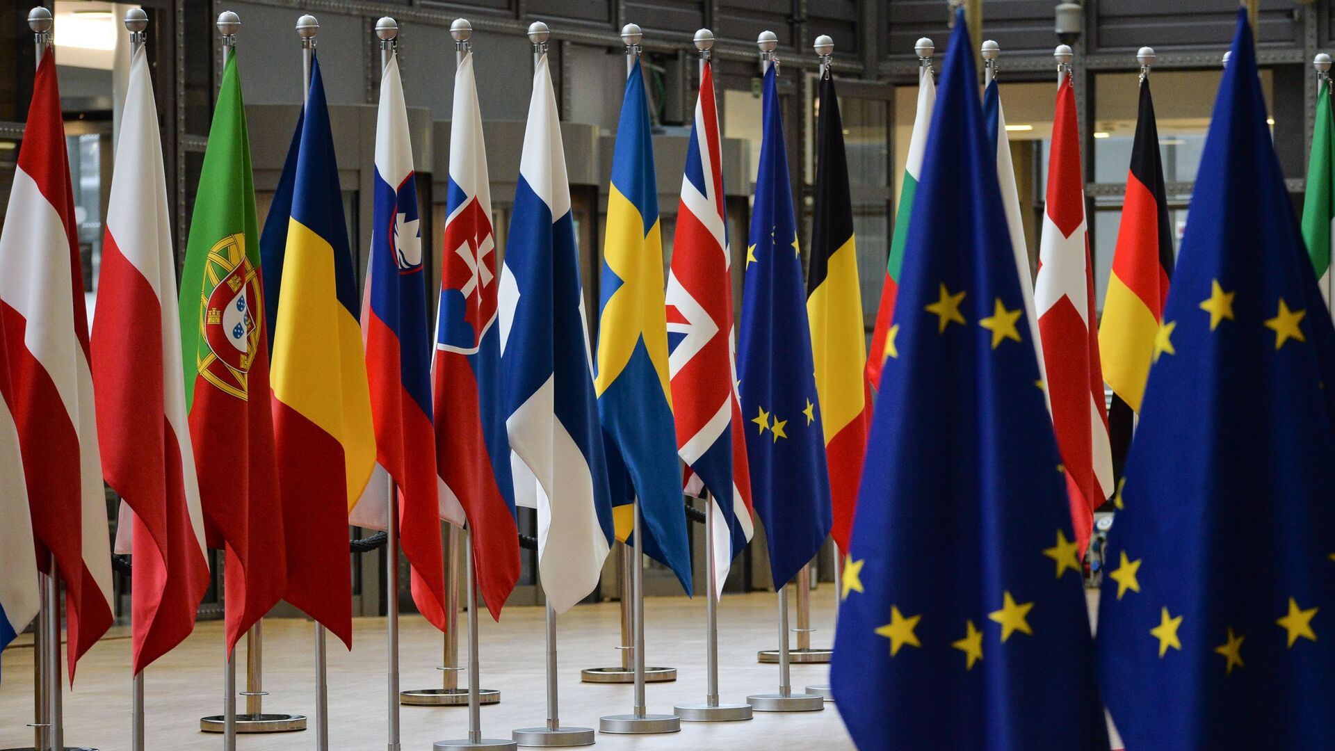 Флаги стран-участников саммита ЕС в Брюсселе - اسپوتنیک افغانستان  , 1920, 16.12.2022