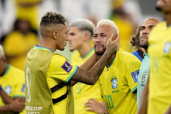 گریه نیمار برازیلی در پایان بازی یک چهارم نهایی جام جهانی بین کرواسی و برازیل در استادیوم شهر آموزش در الریان قطر، جمعه 9 دسامبر 2022. - اسپوتنیک افغانستان  