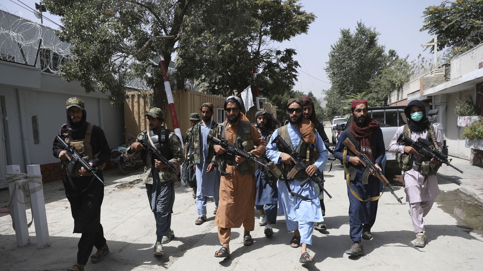 Боевики движения Талибан (террористическая группировка, запрещеннфая в РФ) в Кабуле, 18 авгутса 2021 года - اسپوتنیک افغانستان  , 1920, 24.12.2022