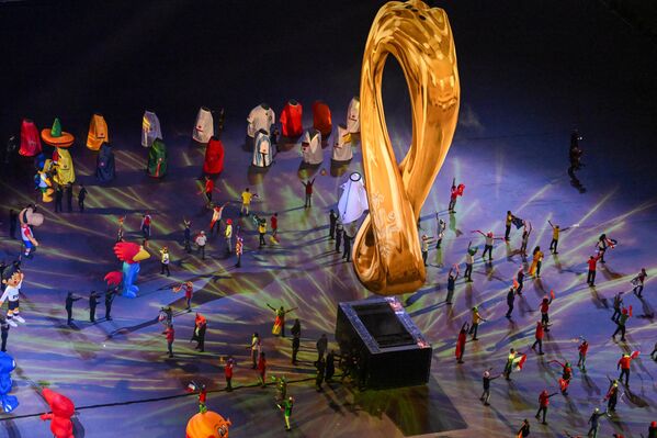 نمایش هنرپیشه ها در جریان بازی های جام جهانی 2022 قطر - اسپوتنیک افغانستان  