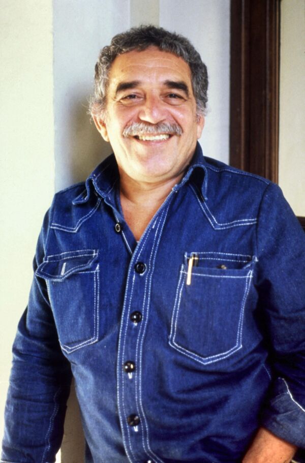 گابریل گارسیا مارکز نویسنده کلمبیاییدر این تصویر او پس از اعلام جایزه نوبل ادبیات به او لبخند زد.19 اکتبر 1982 در مکزیکوسیتی - اسپوتنیک افغانستان  