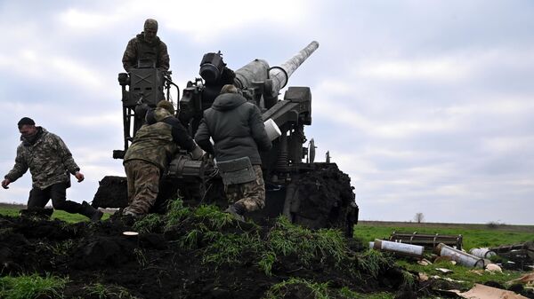 Артиллеристы 6-й армии ВС РФ ведут огонь по позициям ВСУ - اسپوتنیک افغانستان  