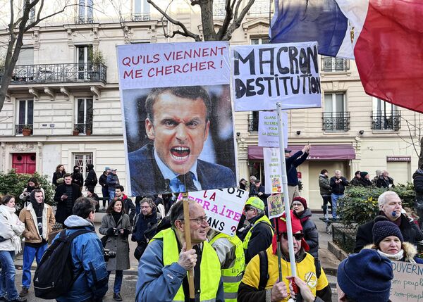معترضان در پاریس به افزایش سن بازنشستگی در فرانسه. - اسپوتنیک افغانستان  