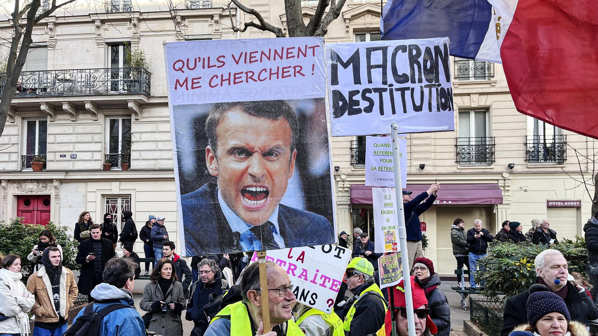 Участники акции протеста в Париже против повышения пенсионного возраста во Франции - اسپوتنیک افغانستان  , 1920, 25.02.2023