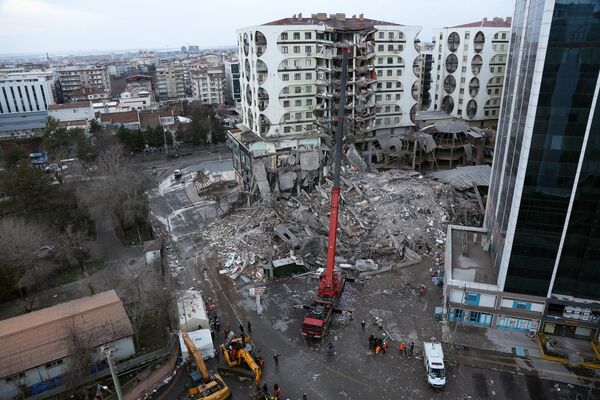 پیامدهای زلزله در شهر دیاربکر ترکیه.  - اسپوتنیک افغانستان  