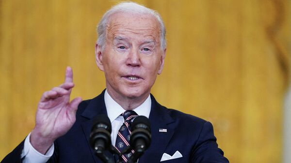 Президент США Джо Байден комментирует информацию о России и Украине во время выступления в Восточном зале Белого дома (22 февраля 2022). Вашингтон - اسپوتنیک افغانستان  