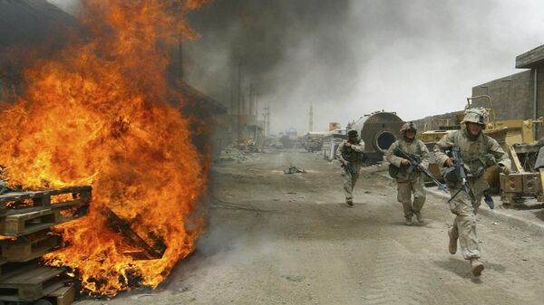 Морские пехотинцы США во время ухода из Эль-Фаллуджи в Ираке  - اسپوتنیک افغانستان  
