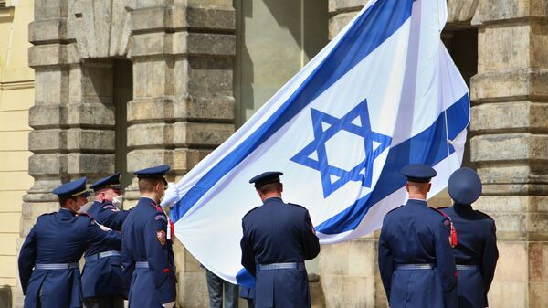 По решению президента Чехии Милоша Земана во дворе Пражского Града был вывешен флаг государства Израиль - اسپوتنیک افغانستان  