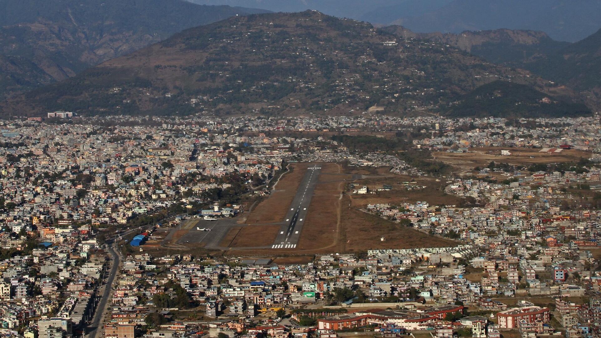 Посадка в аэропорту Покхары в Непале  - اسپوتنیک افغانستان  , 1920, 12.02.2023