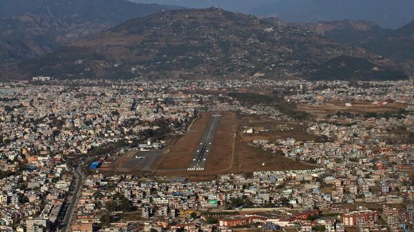 Посадка в аэропорту Покхары в Непале  - اسپوتنیک افغانستان  