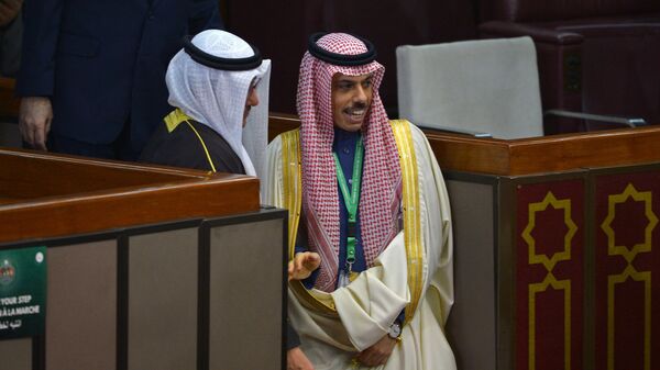 Министр иностранных дел Саудовской Аравии принц Фейсал бен Фархан Аль Сауд прибывает для участия в заседании ОИС в Исламабаде - اسپوتنیک افغانستان  
