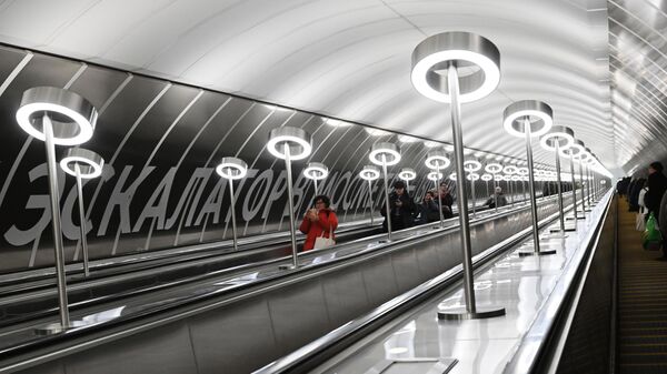 Эскалатор станции Марьина Роща Большой кольцевой линии Московского метро - اسپوتنیک افغانستان  