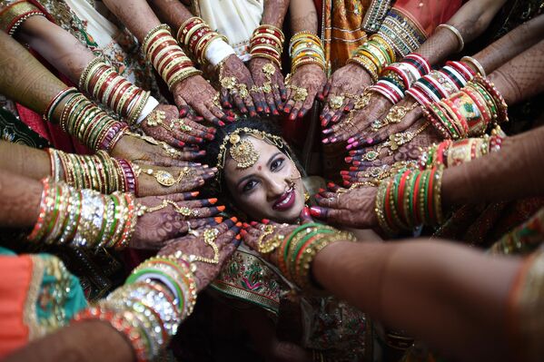 این تصویر که در 24 دسامبر 2017 گرفته شده است، یک عروس هندی را نشان می دهد. - اسپوتنیک افغانستان  
