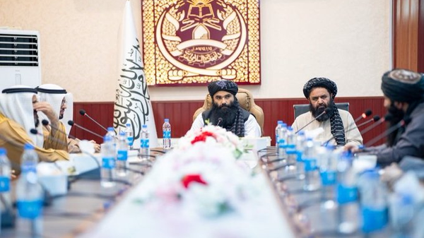 دیدار هیأت علمای امارات متحده عربی با سرپرست وزارت داخله طالبان - اسپوتنیک افغانستان  