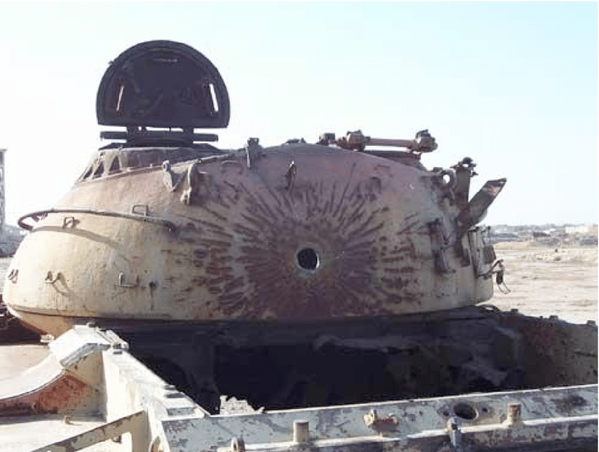 تانکی که با موفقیت توسط یک اورانیوم ضعیف شده DU (اورانیوم ضعیف شده) APFSDS (جنگ دوم خلیج فارس) مورد هدف قرار گرفته است. - اسپوتنیک افغانستان  