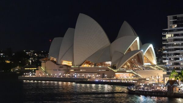 Сиднейский оперный театр с выключенным светом во время экологической кампании Час Земли в Сиднее - اسپوتنیک افغانستان  