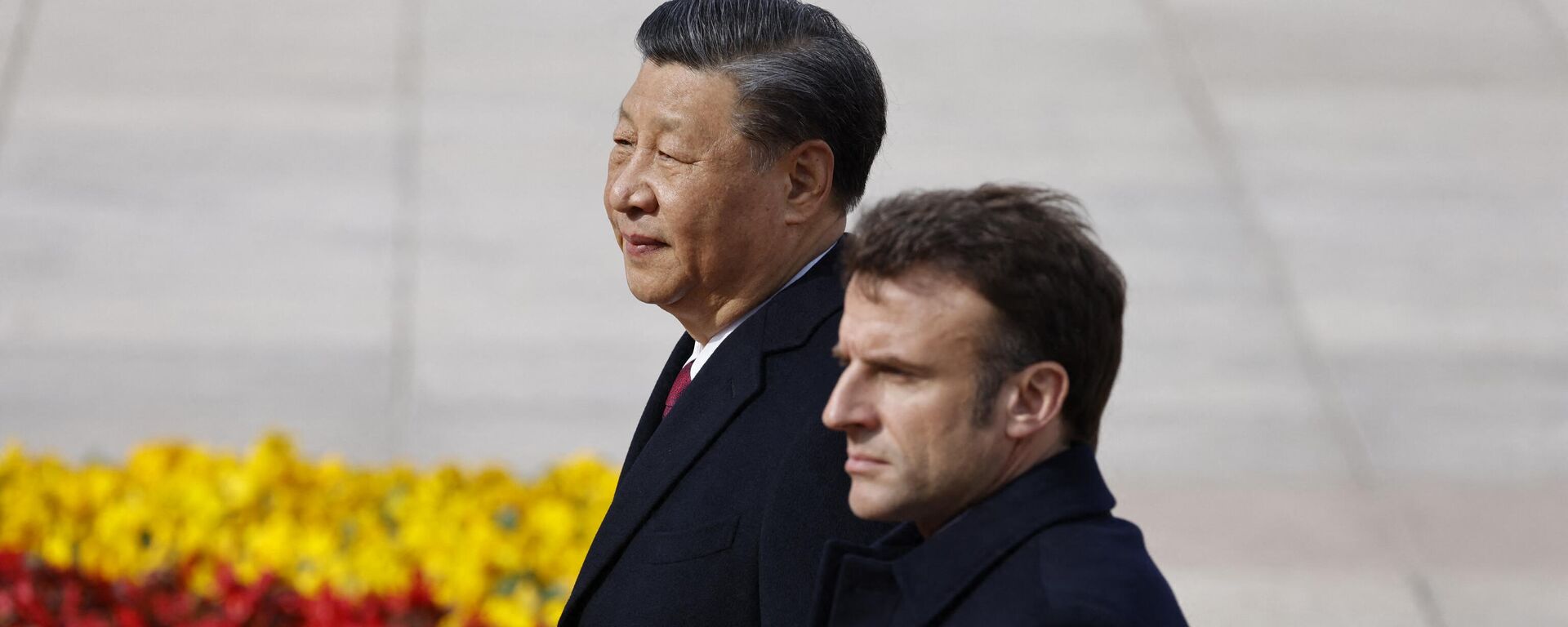 Президент Франции Эммануэль Макрон и председатель Китайской Народной Республики Си Цзиньпин во время встречи  - اسپوتنیک افغانستان  , 1920, 20.04.2023