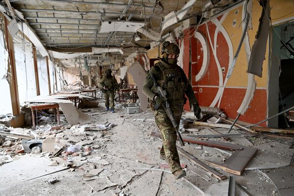 سربازان روسیه در مرکز آرتموفسک - اسپوتنیک افغانستان  