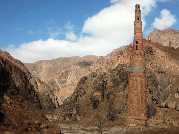 مناره 65 متری جام در افغانستان یک سازه شناور زیبا است که در قرن دوازدهم ساخته شده است. - اسپوتنیک افغانستان  