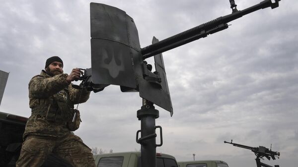 Украинский военный с передвижной системой ПВО  - اسپوتنیک افغانستان  