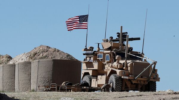 Американские военные на позициях у города Манбидж на севере Сирии - اسپوتنیک افغانستان  