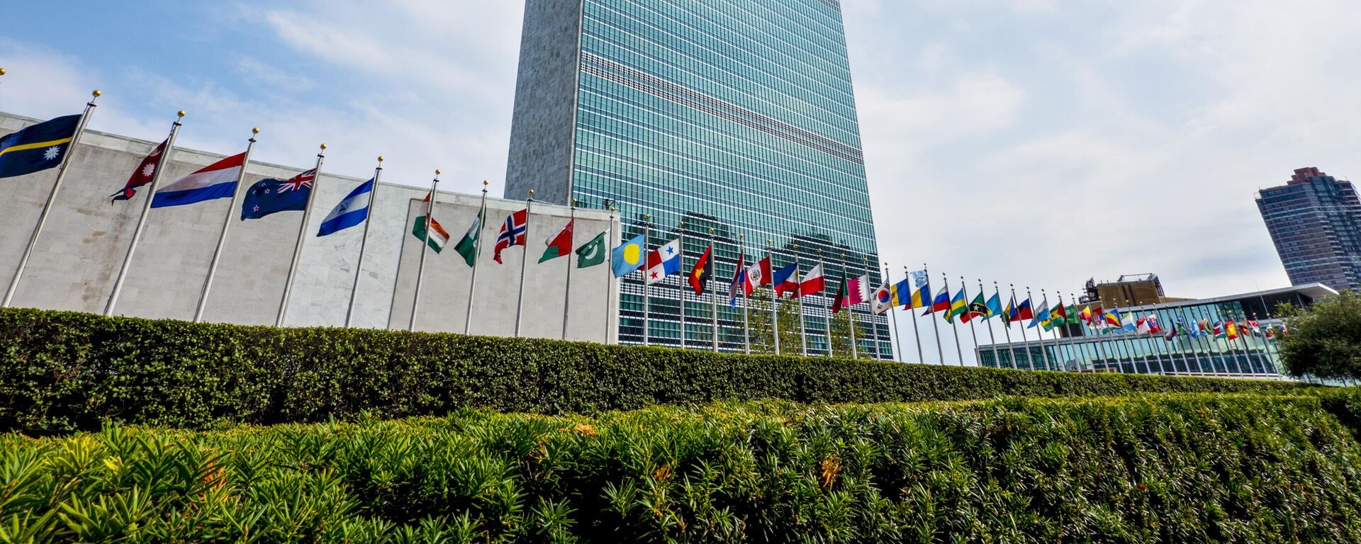 Флаги в Центральных учреждениях Организации Объединенных Наций в Нью-Йорке, США - اسپوتنیک افغانستان  , 1920, 17.05.2023