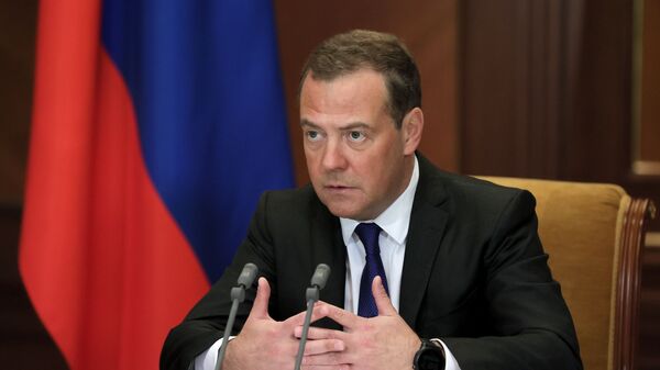 Заместитель председателя Совета безопасности РФ Дмитрий Медведев проводит в режиме видеоконференции заседание Межведомственной комиссии Совета безопасности РФ - اسپوتنیک افغانستان  