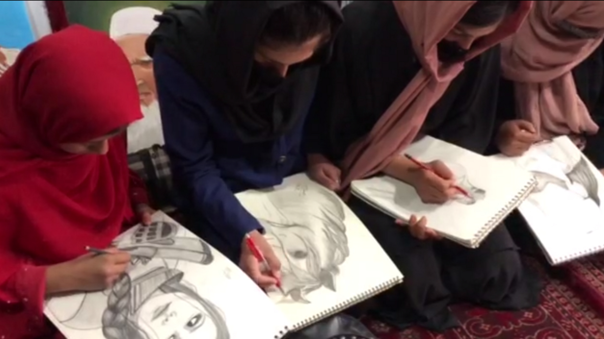 ایجاد کارگاه نقاشی برای دخترانی که از تعلیم و تحصیل باز مانده اند - اسپوتنیک افغانستان  , 1920, 29.04.2023